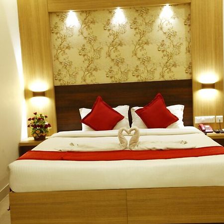 Prayana Hotels Kochi Esterno foto