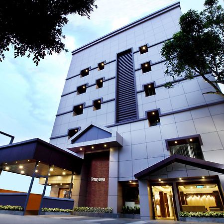 Prayana Hotels Kochi Esterno foto