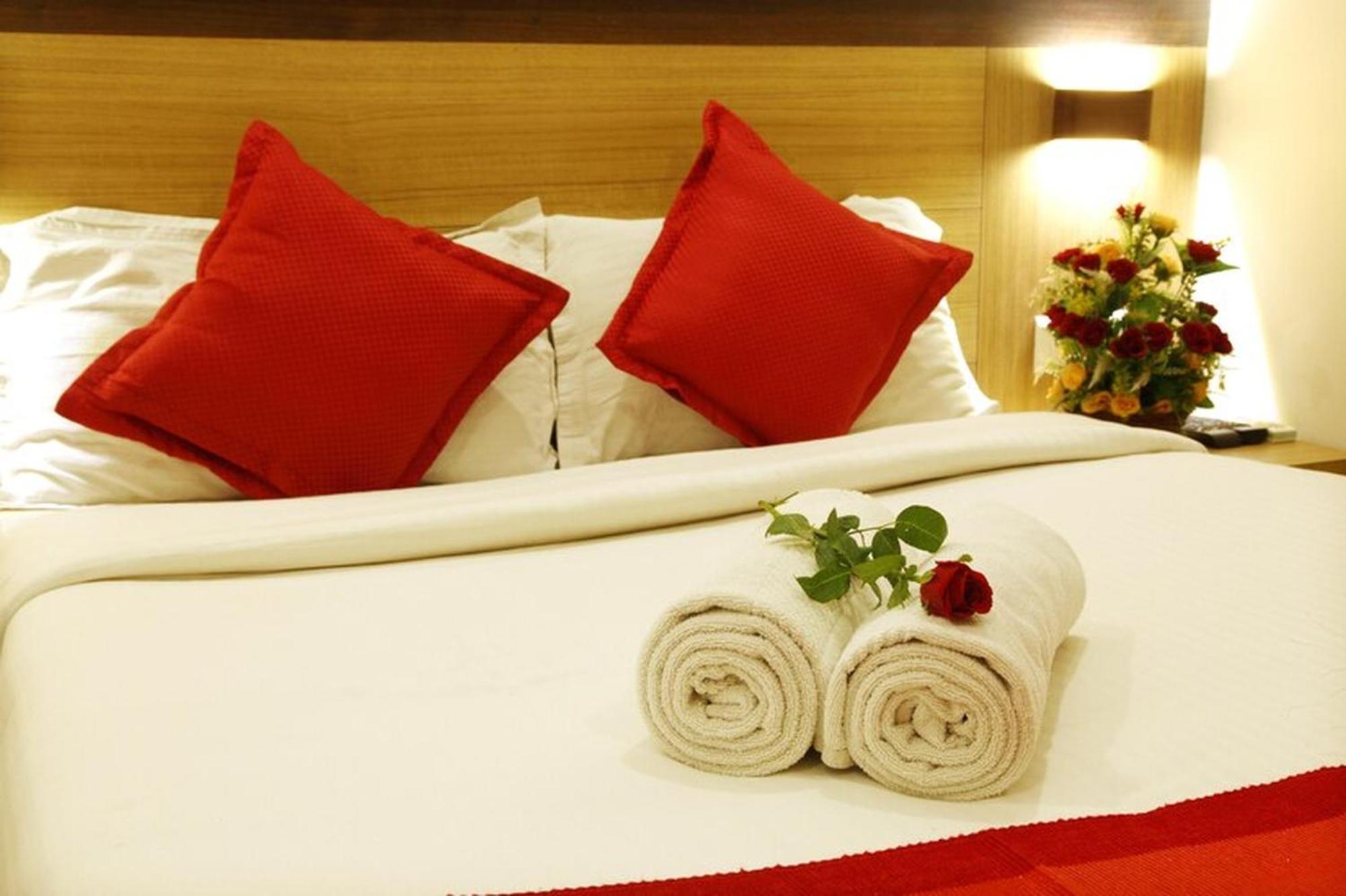Prayana Hotels Kochi Esterno foto