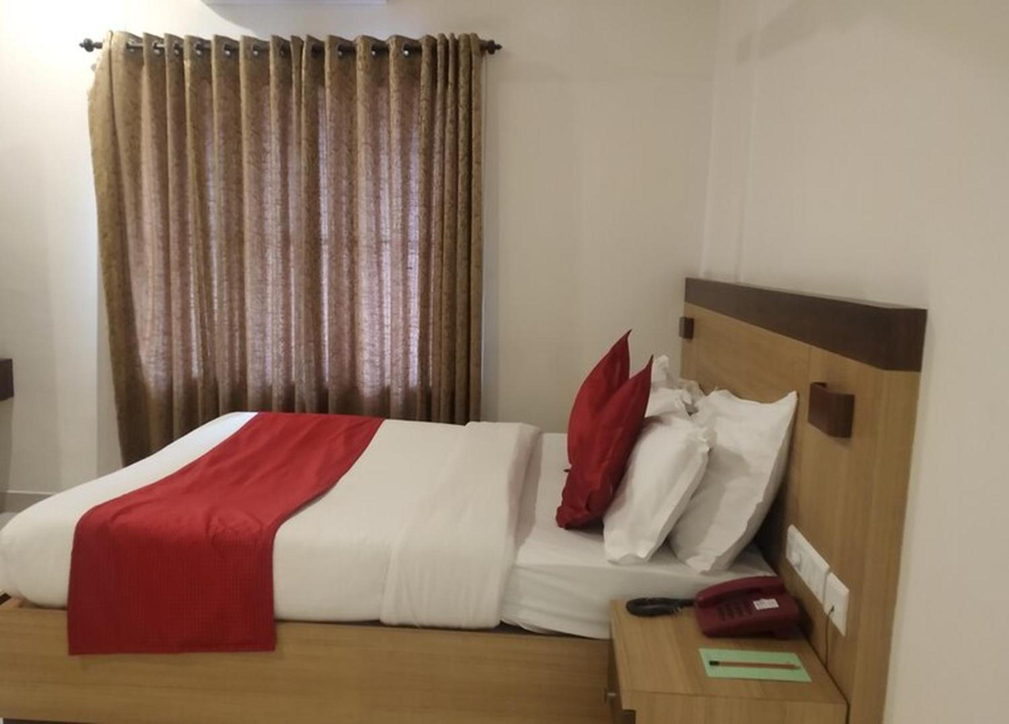 Prayana Hotels Kochi Esterno foto