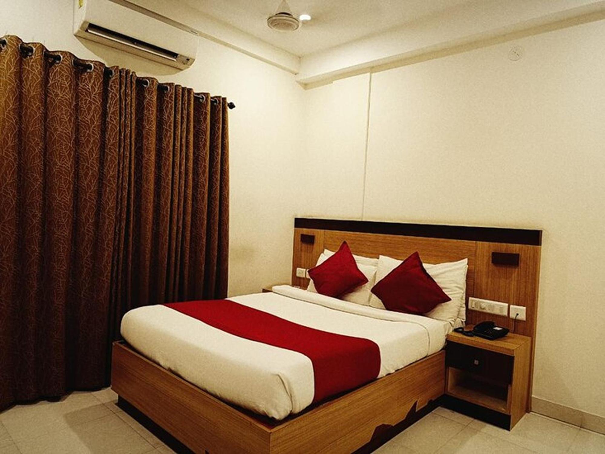 Prayana Hotels Kochi Esterno foto