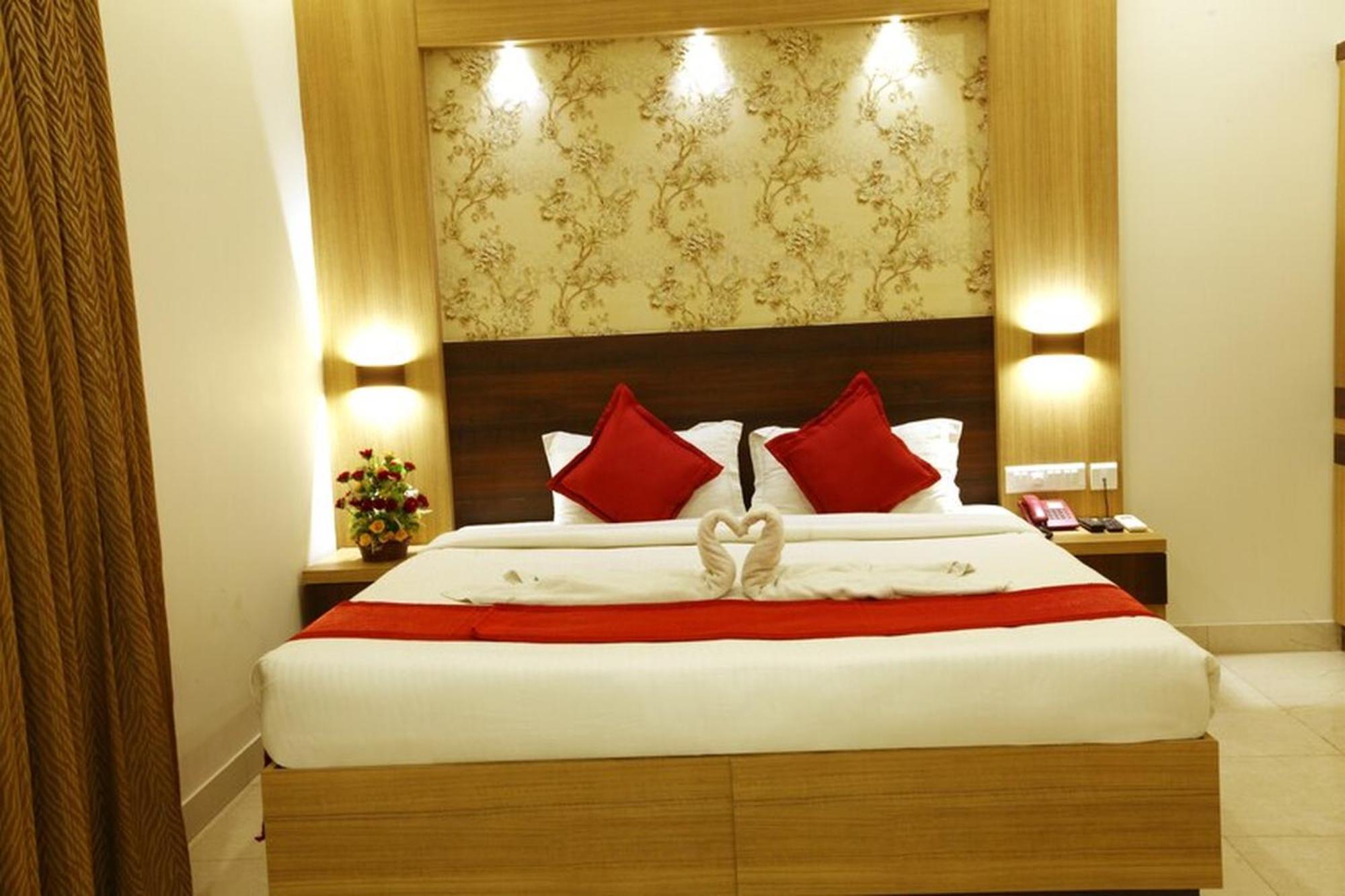 Prayana Hotels Kochi Esterno foto
