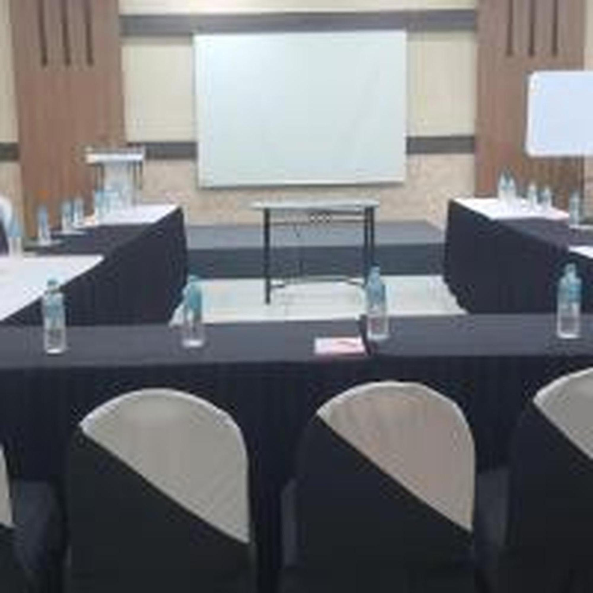 Prayana Hotels Kochi Esterno foto