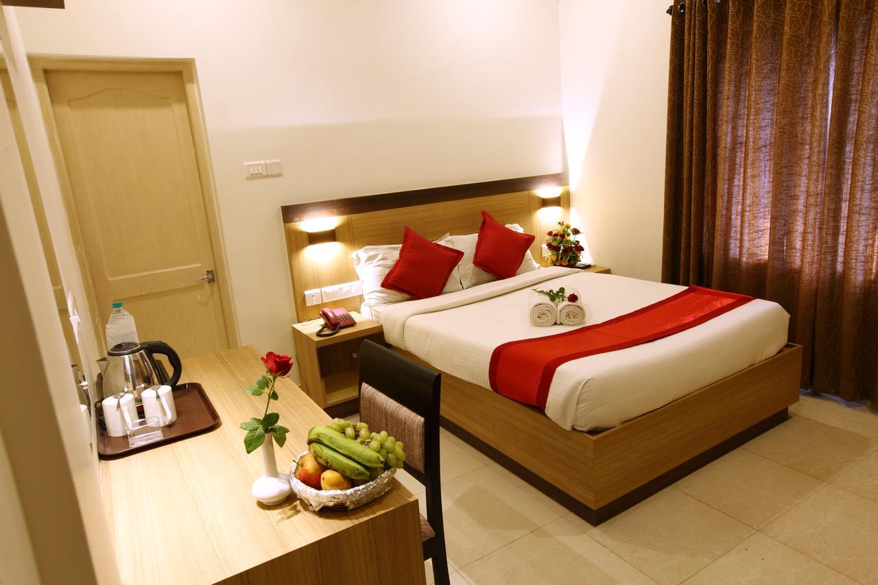 Prayana Hotels Kochi Esterno foto