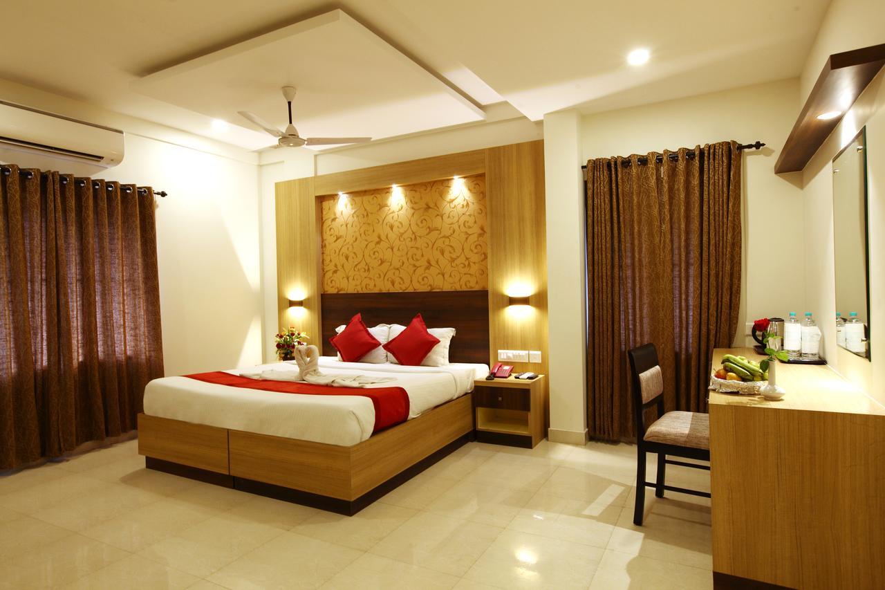 Prayana Hotels Kochi Esterno foto