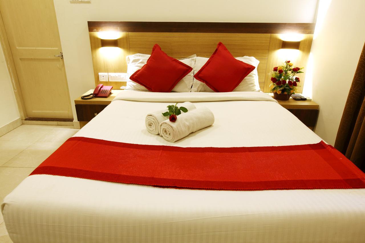 Prayana Hotels Kochi Esterno foto