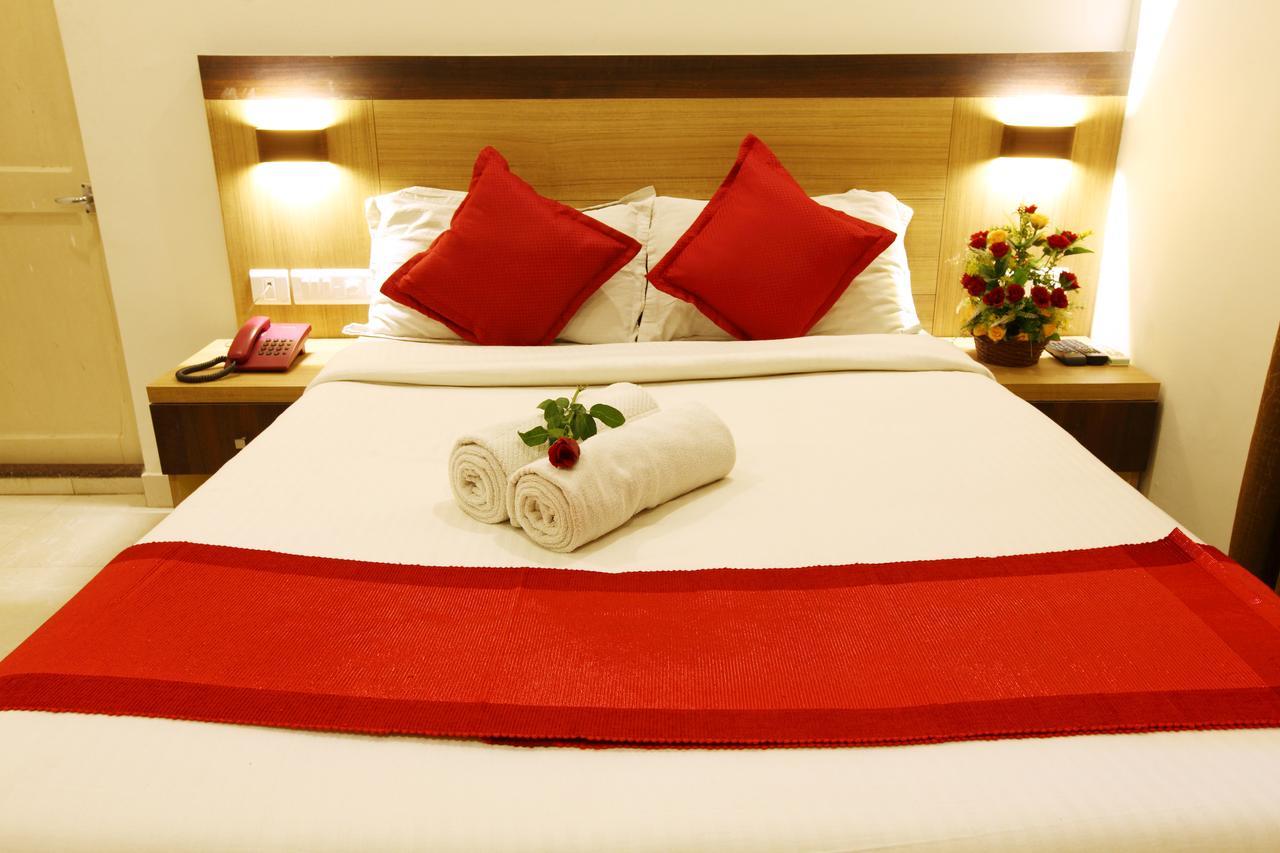 Prayana Hotels Kochi Esterno foto