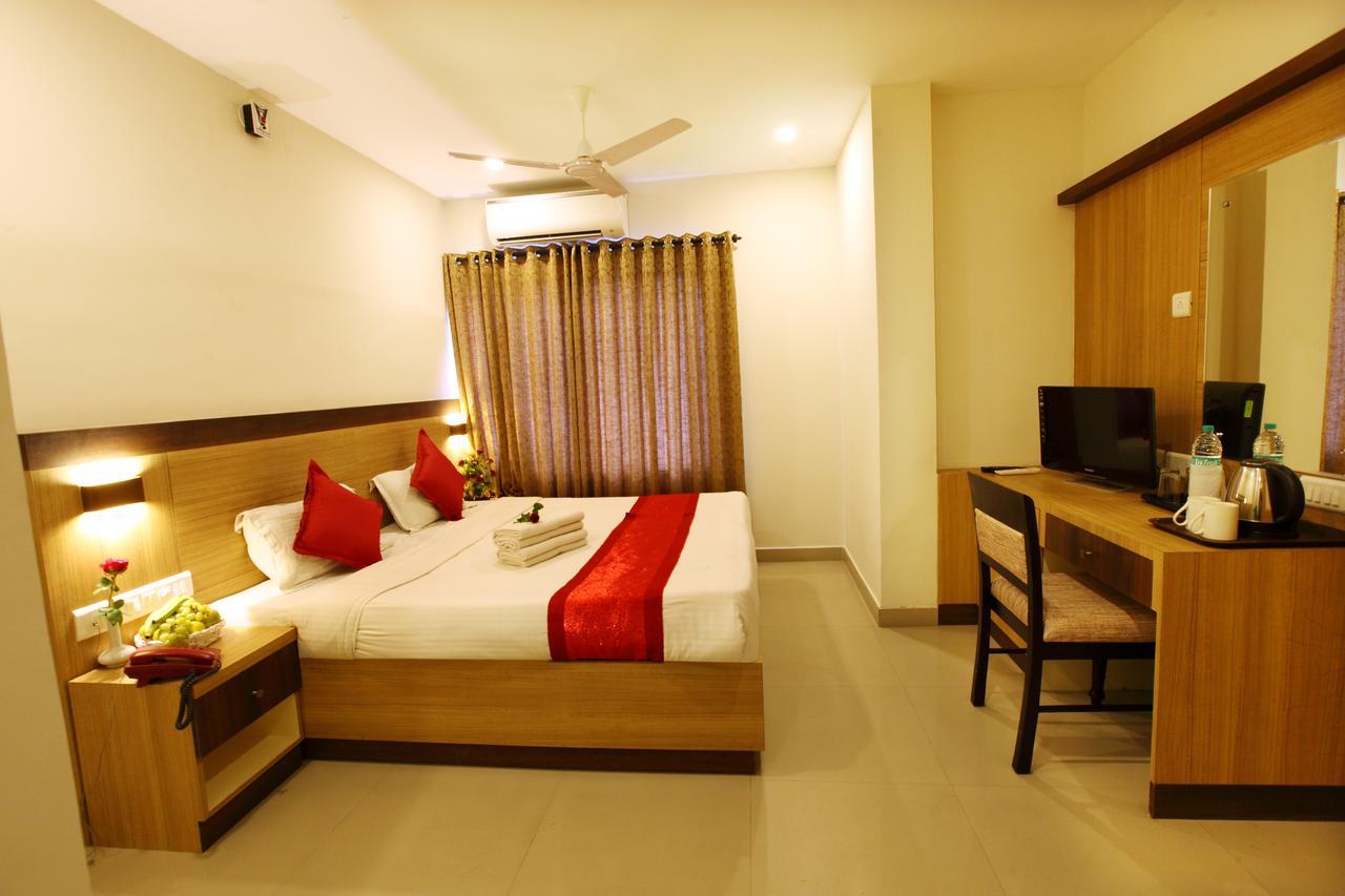 Prayana Hotels Kochi Esterno foto